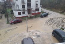 Blatna rijeka do kuća u dijelu Igala: Stanovnici ugroženi, čekaju da nadležni saniraju kanal