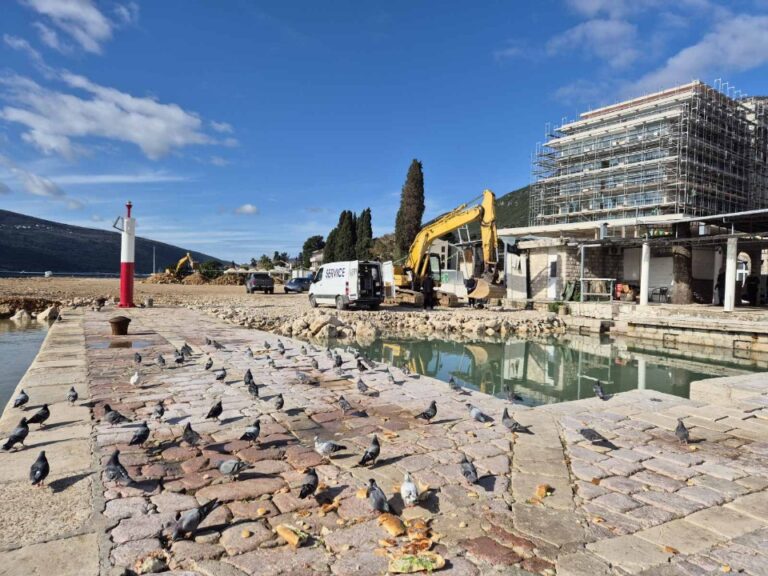 Ko koga krivi za devastaciju obale u Baošićima