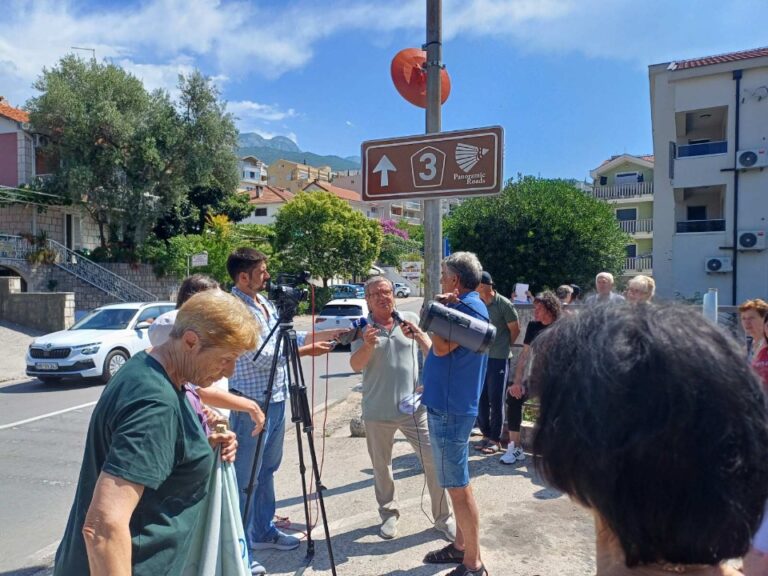 Protest bivših radnika „Vektra Boke“: Opet pljušte optužbe, najviše zbog prodaje hotela „Igalo“
