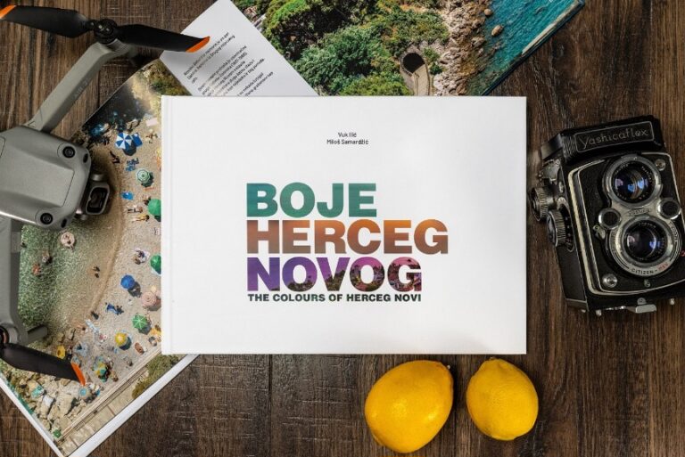 Večeras predstavljanje publikacije i izložba fotografija: Boje Herceg Novog kroz objektiv Vuka Ilića i Miloša Samardžića