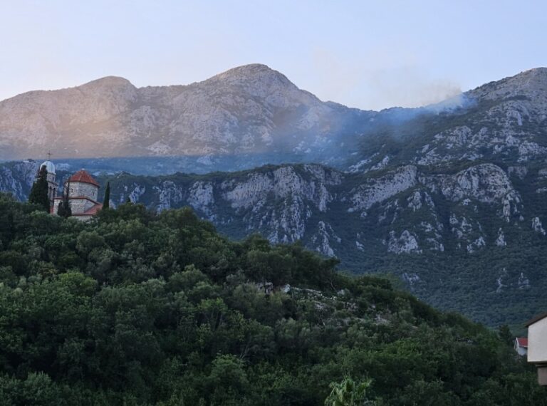 Požar među vrhovima Orjena